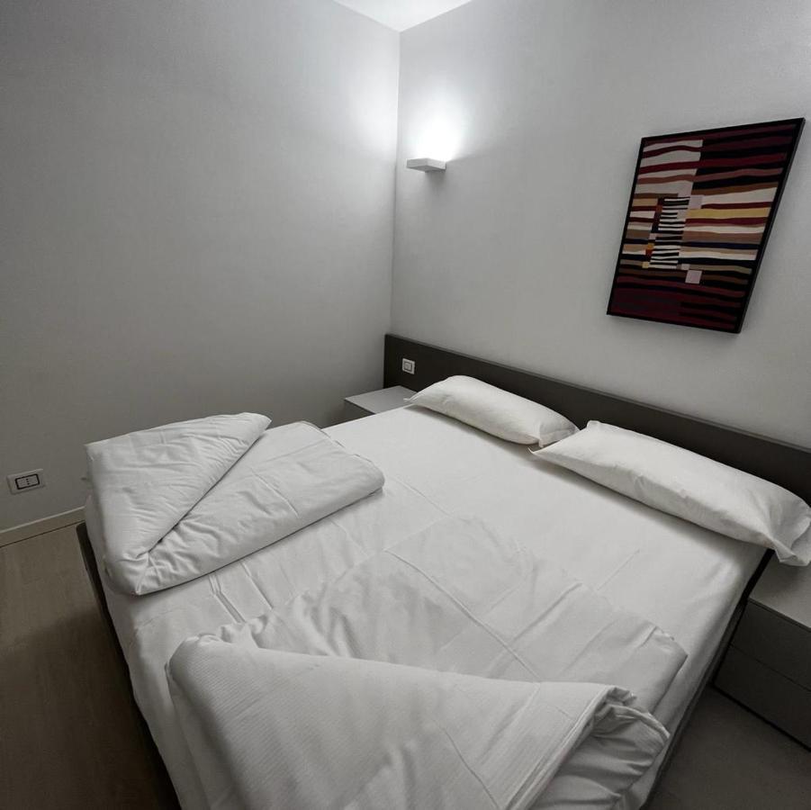 Smart Apartments Palazzo Mazzini 로베레토 외부 사진