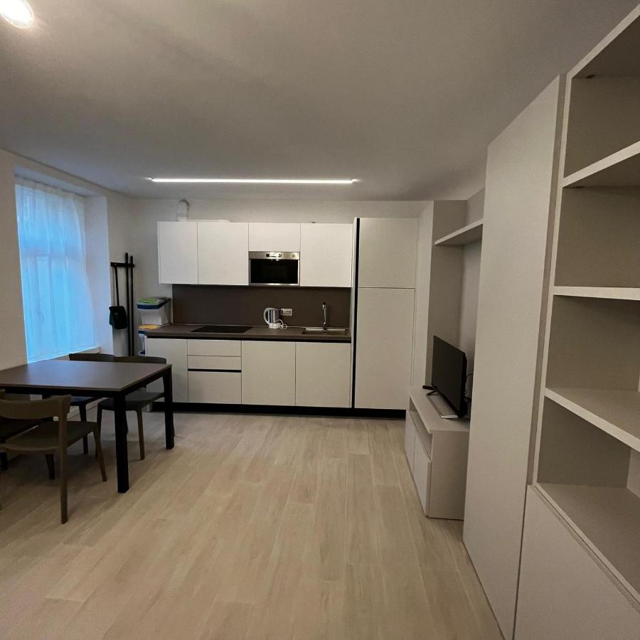 Smart Apartments Palazzo Mazzini 로베레토 외부 사진