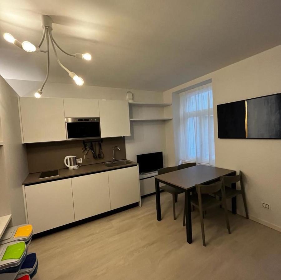 Smart Apartments Palazzo Mazzini 로베레토 외부 사진