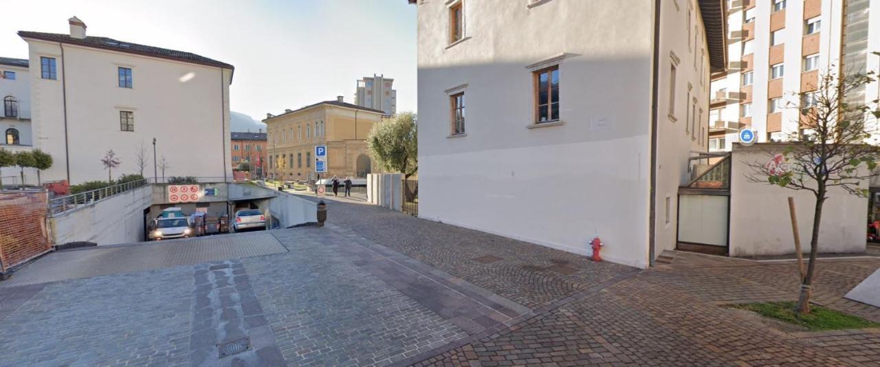 Smart Apartments Palazzo Mazzini 로베레토 외부 사진